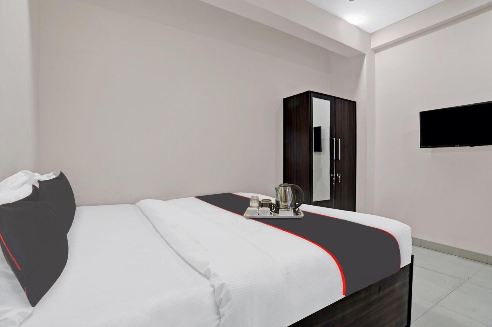 Hotel O Dream Palace Индор Екстериор снимка